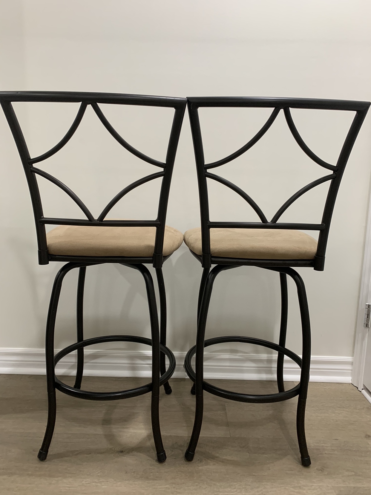 Black Swivel Bar Stools - photo 2