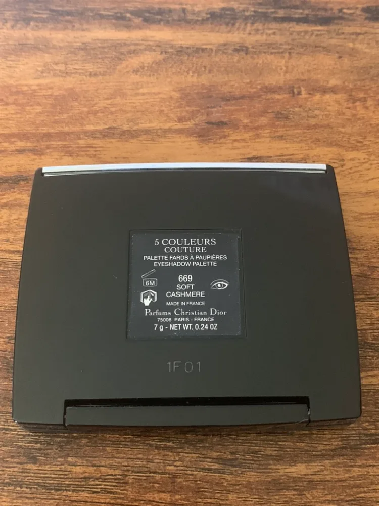 Dior eyeshadow palette image indicator(4)