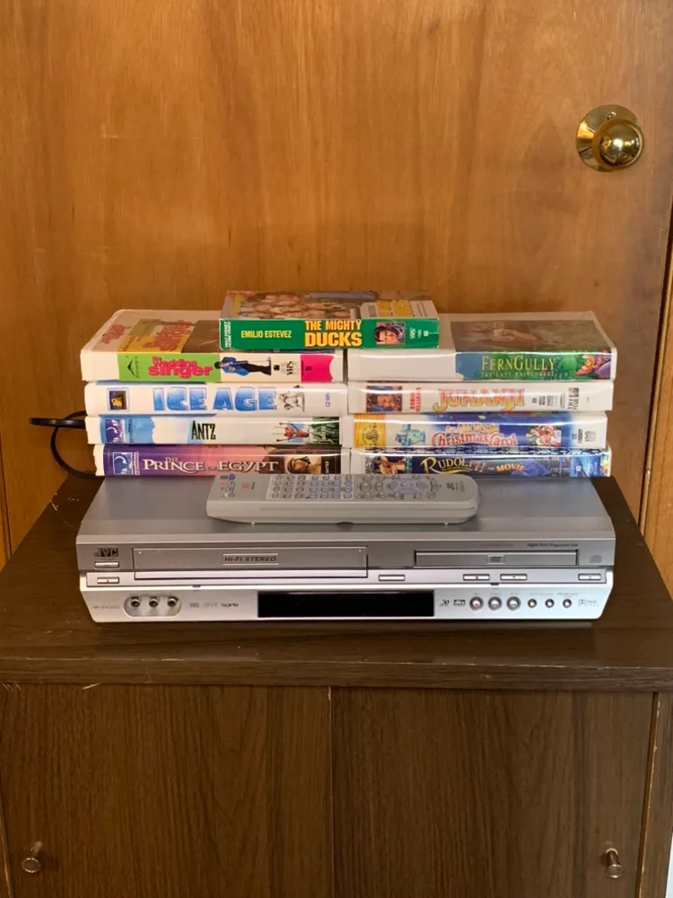 JVC DVD/VHS Player Withe Remote & Movies thumbnail