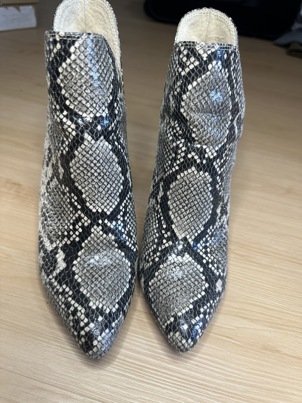 Guess Snake Print Booties - photo 4
