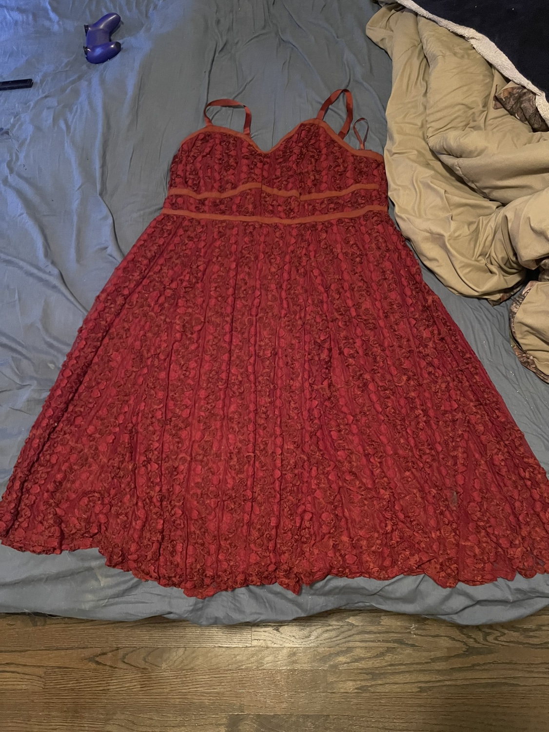 Tea length lace sweetheart dress