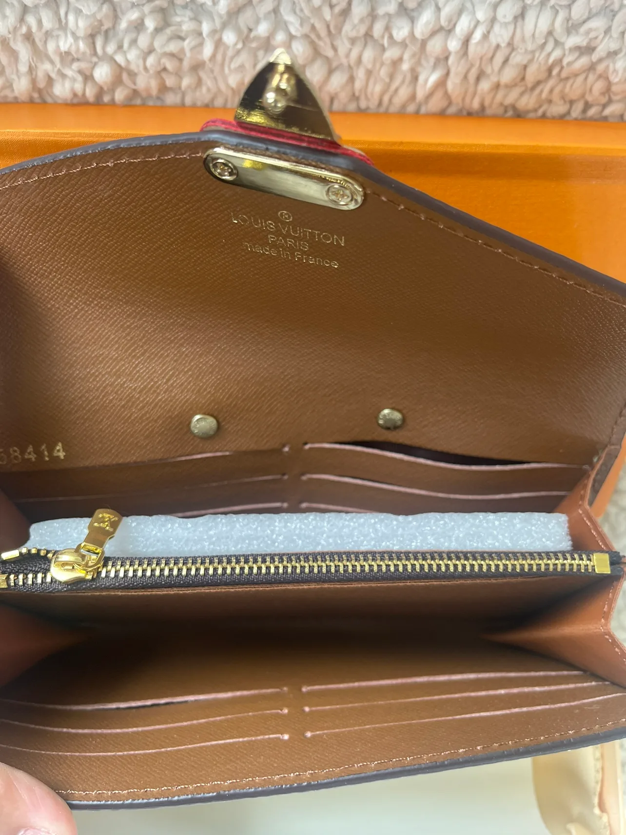 Ladies Wallet image indicator(4)