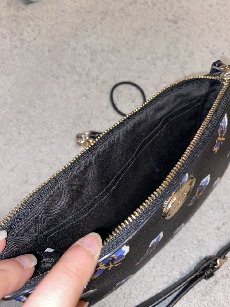 MOVING SALE Coach Floral Crossbody Bag - photo 4