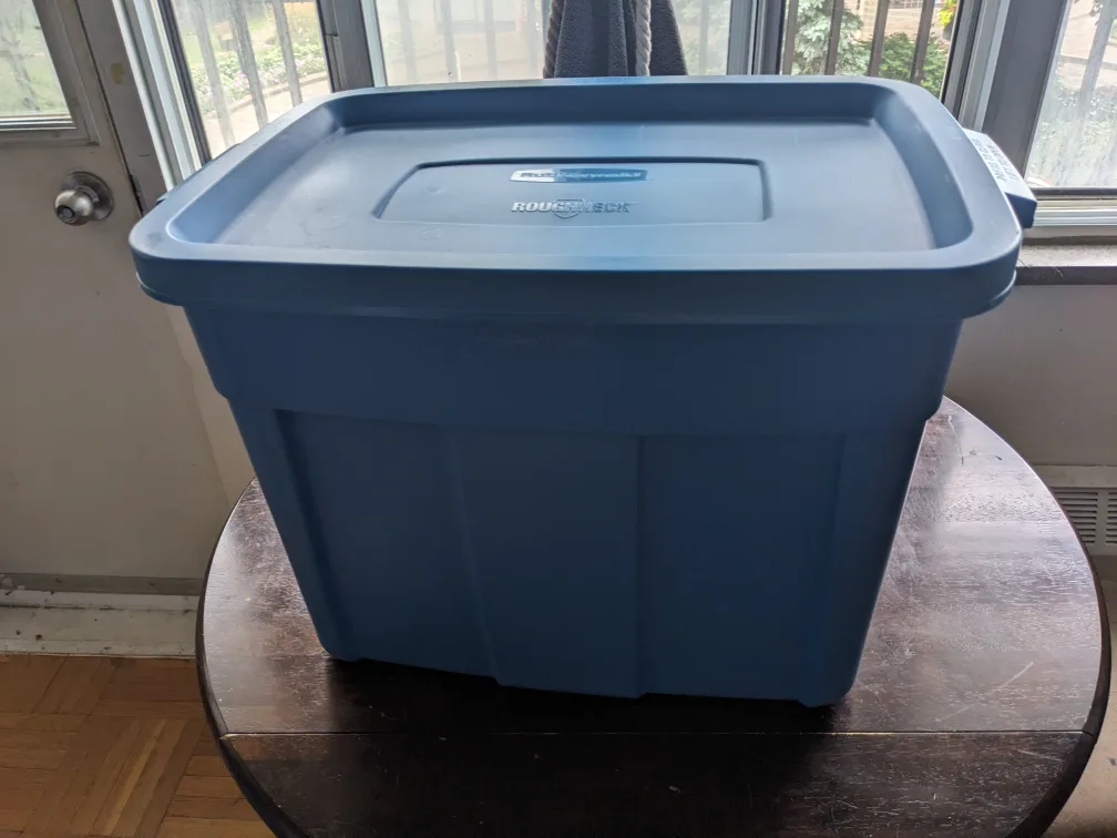 Two Rubbermaid Roughneck Storage Bins | Great Condition image indicator(2)