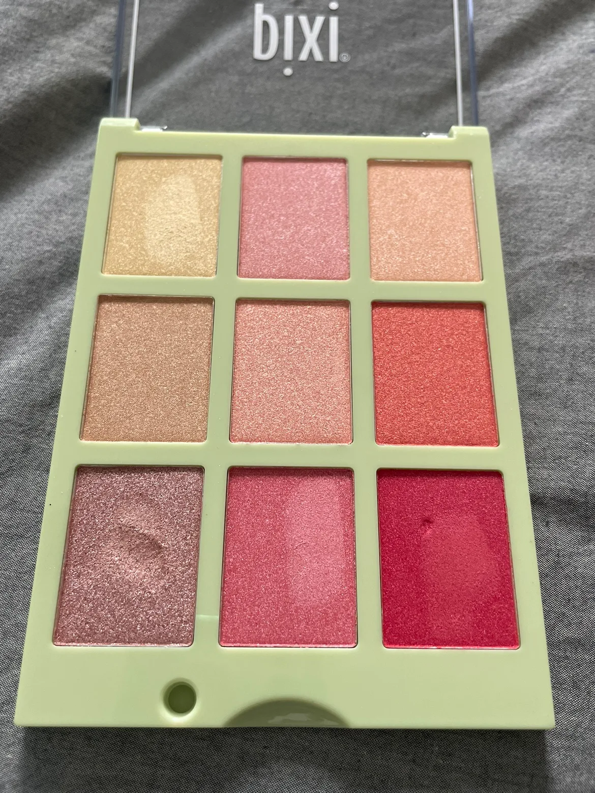Pixi x Hello Kitty Eyeshadow Palette image indicator(2)