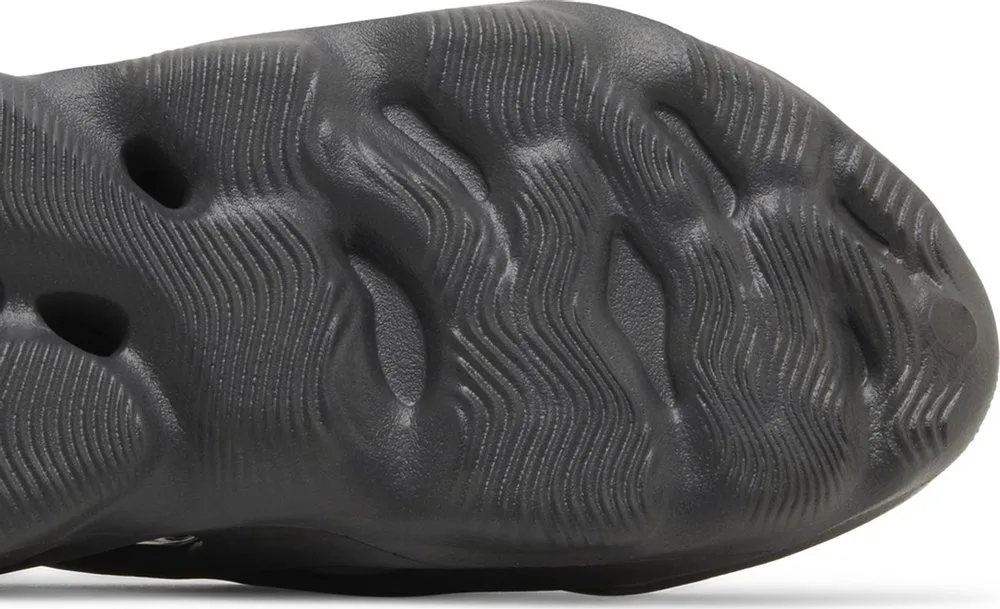 Adidas yeezy shoes Women's size 5.5 image indicator(2)