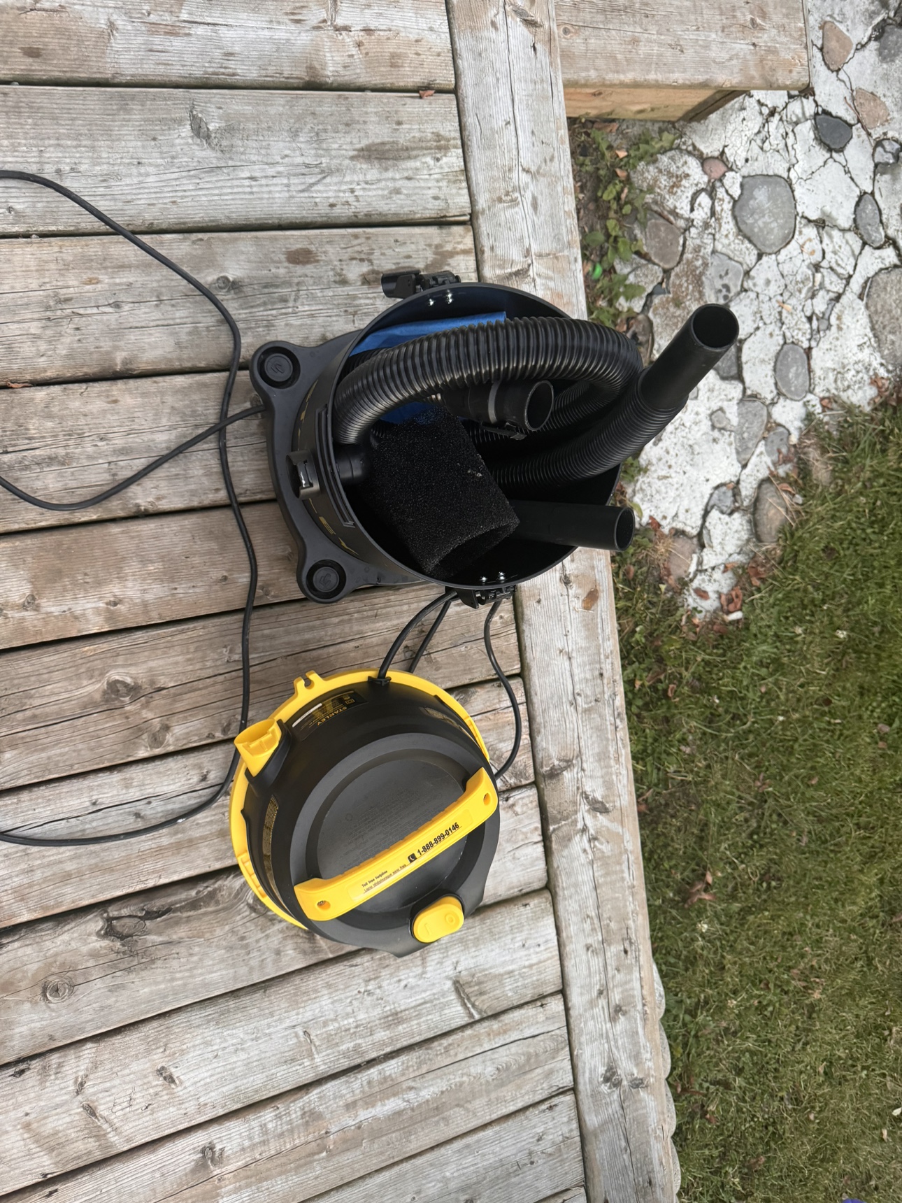 Stanley Wet/Dry Vacuum - photo 3