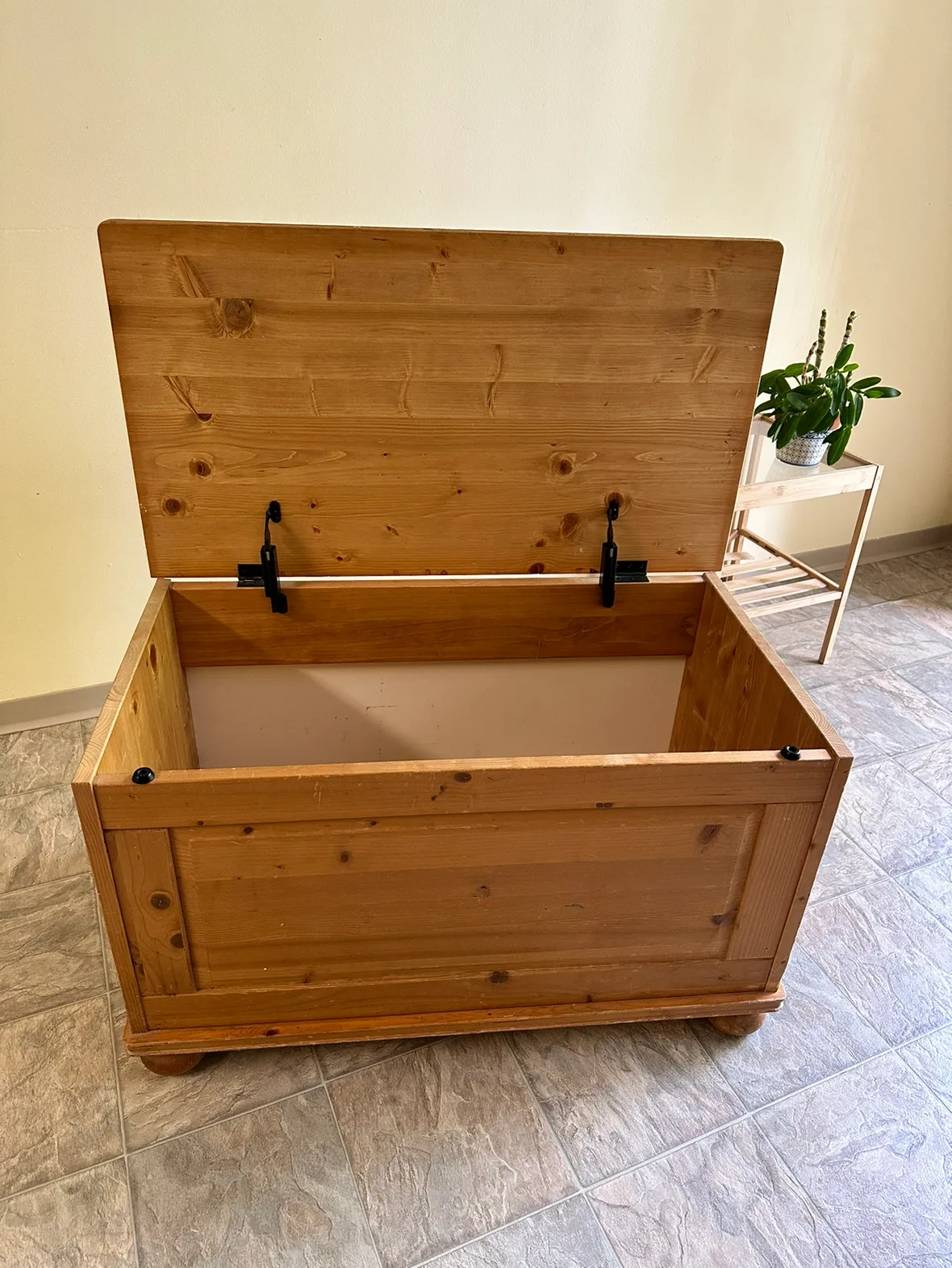 Wooden Storage Trunk image indicator(3)