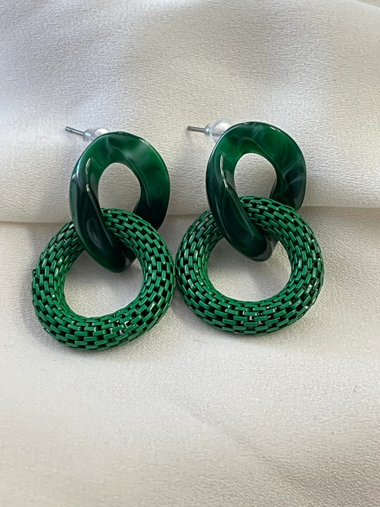 Green resin earrings - brand new image indicator(3)