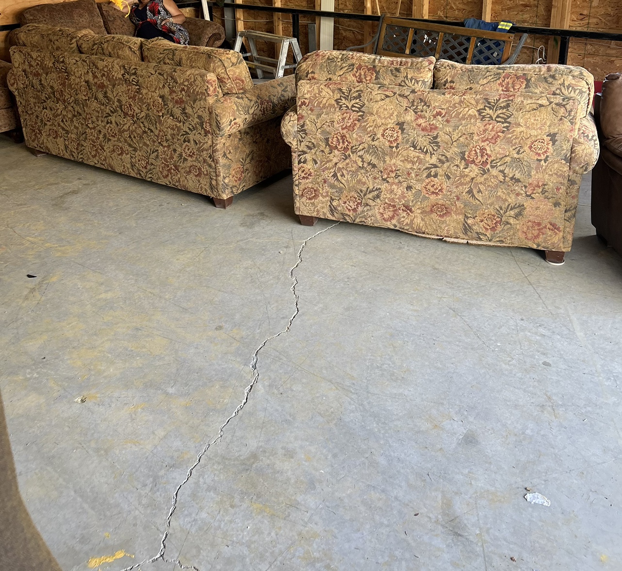 Floral Couch and Loveseat - photo 2
