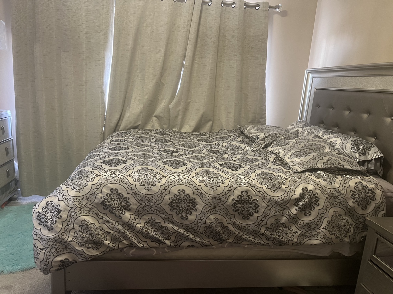 Queen-Sized Bed Frame - photo 3