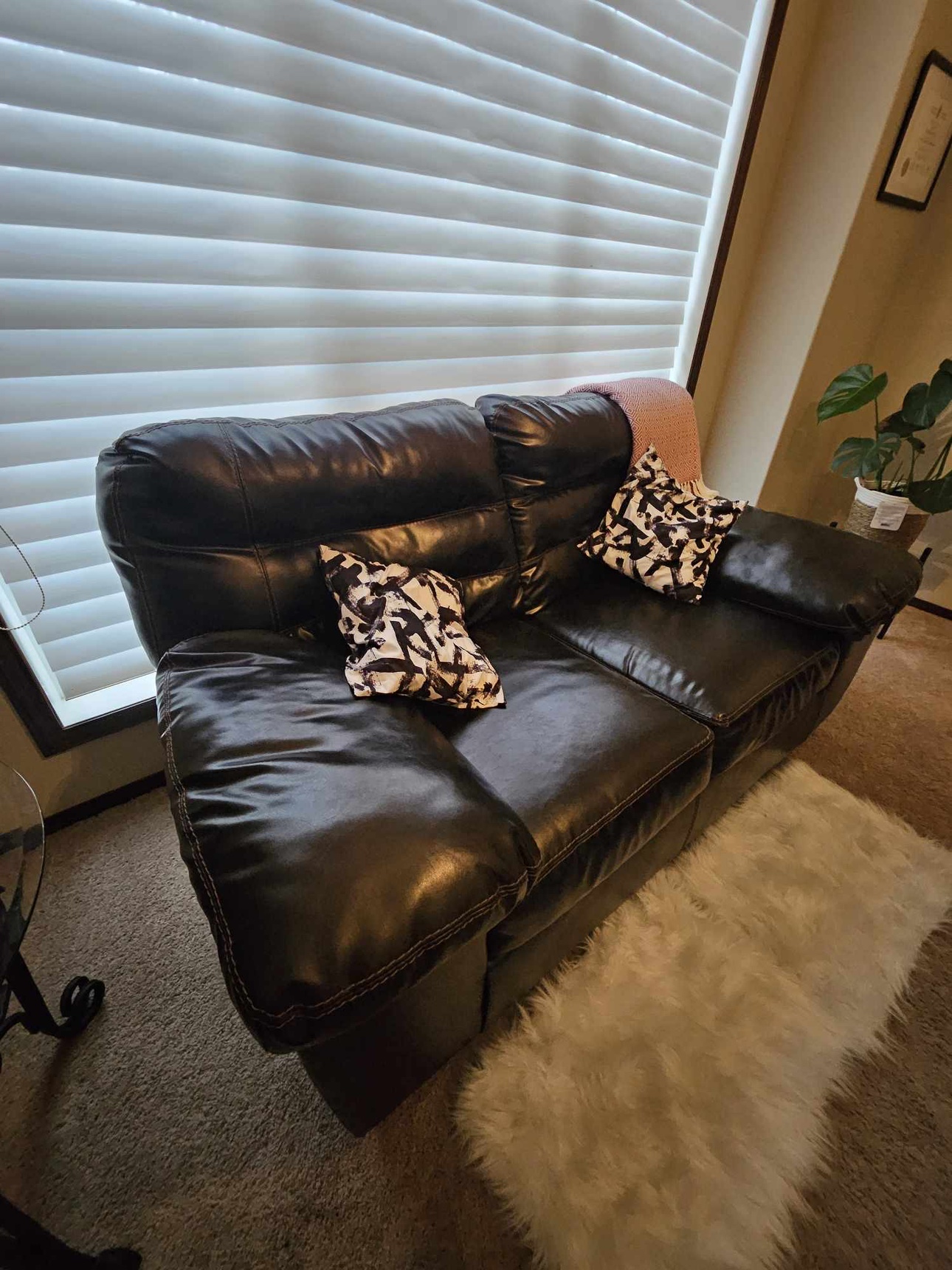 Black Leather Loveseat - photo 2
