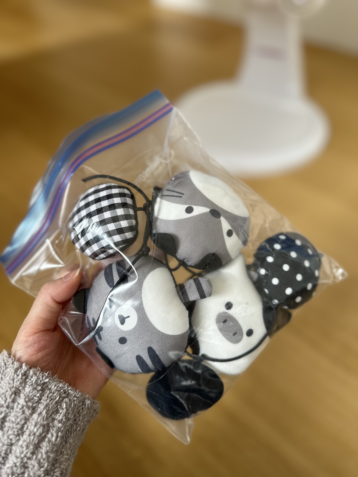 Tiny Love Mobile w floor stand and black&white toys - photo 3