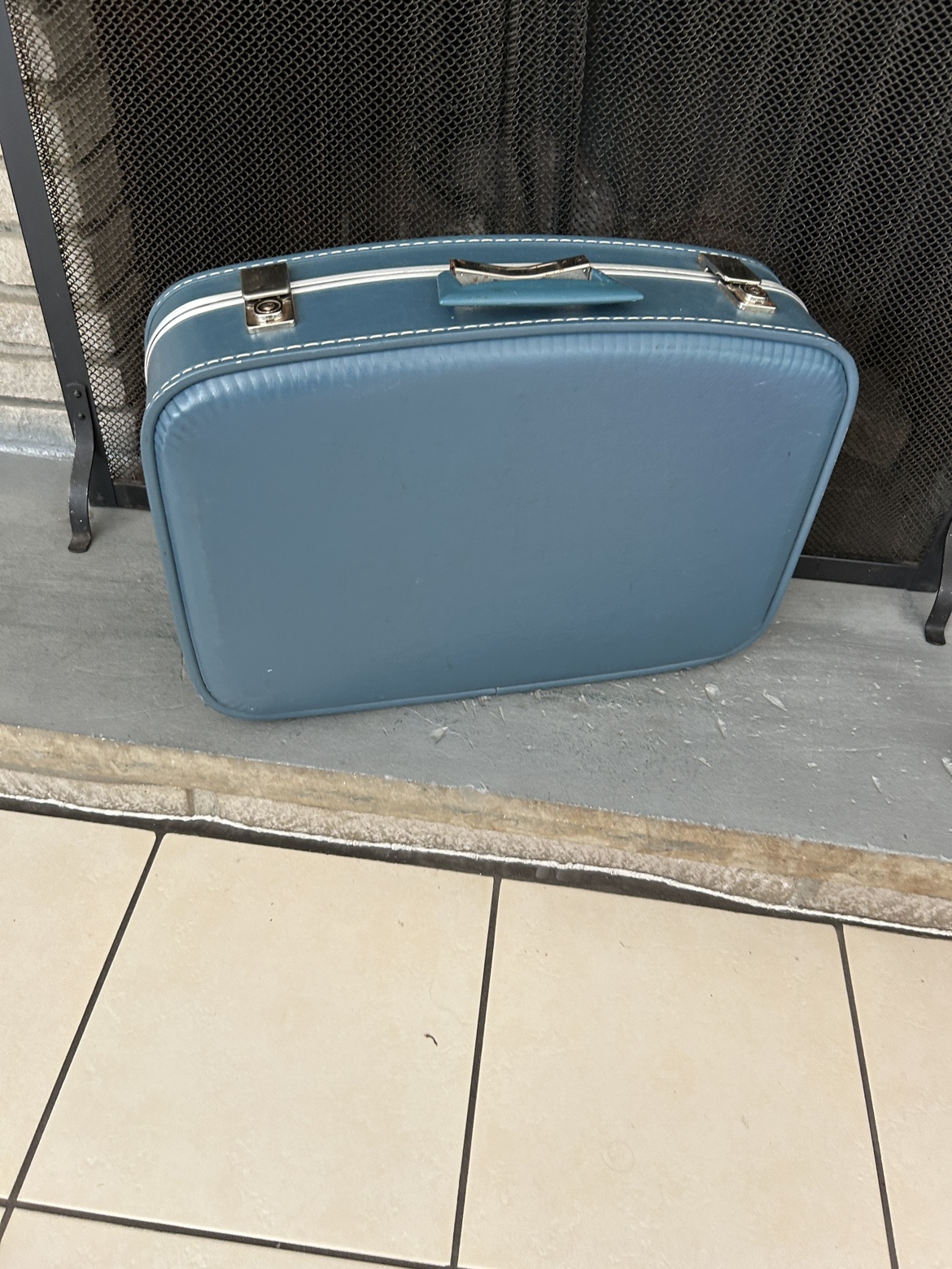 Vintage Blue Suitcase - photo 2
