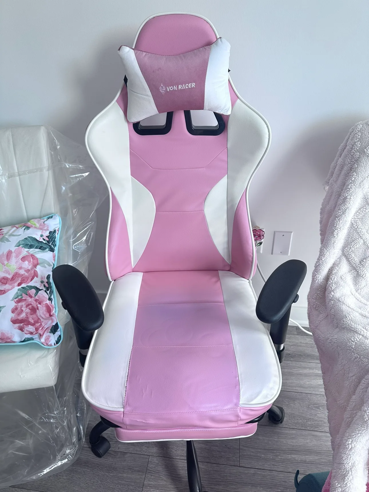 Von Racer Gaming Chair thumbnail
