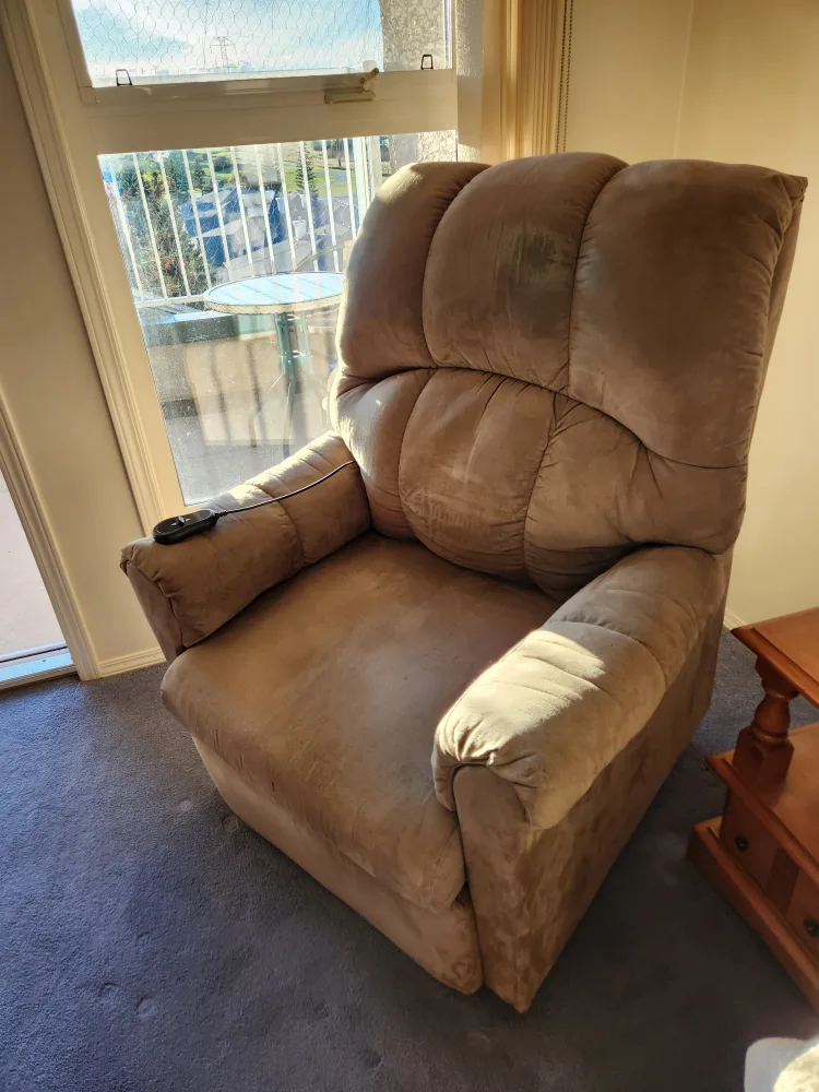 Comfort Lift Recliner thumbnail