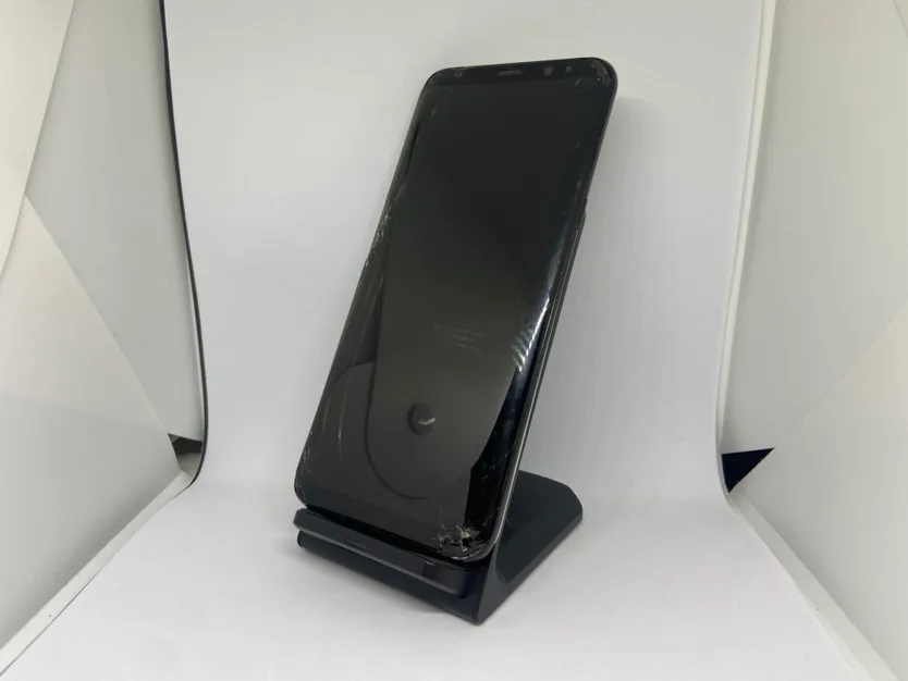 Samsung Galaxy S8+ SM-G955W (black) CRACKED/Power Issues thumbnail
