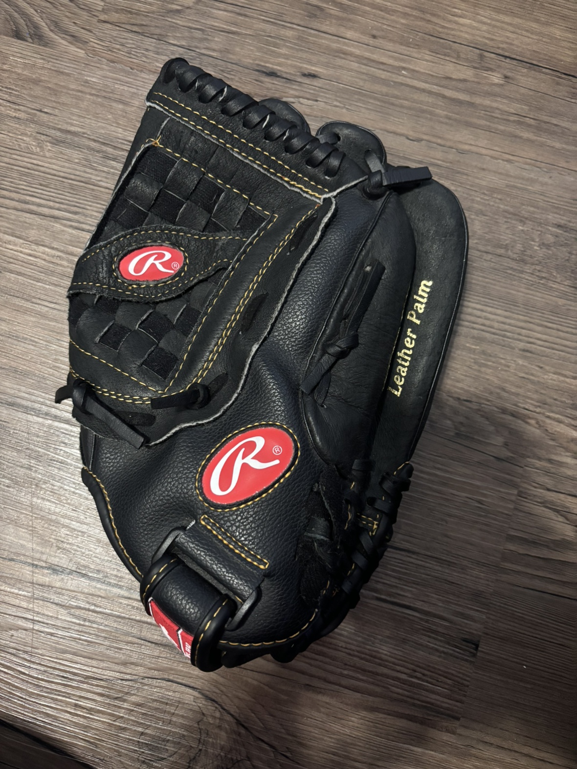 Rawlings Baseball Glove