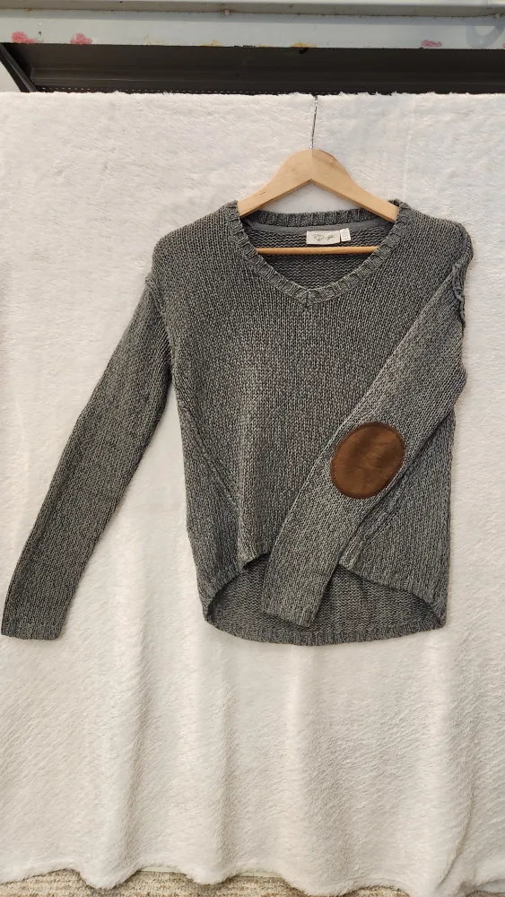 Fall sweaters. various brands. image indicator(8)