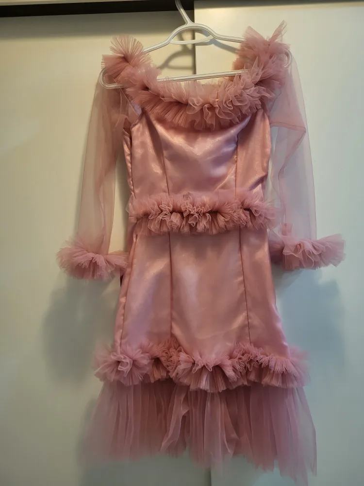 dress thumbnail