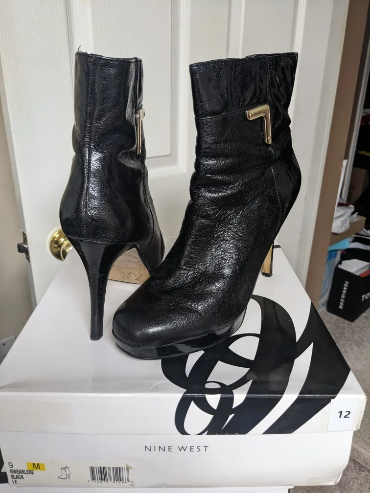 Nine West Women's Black Leather Boots image indicator(2)
