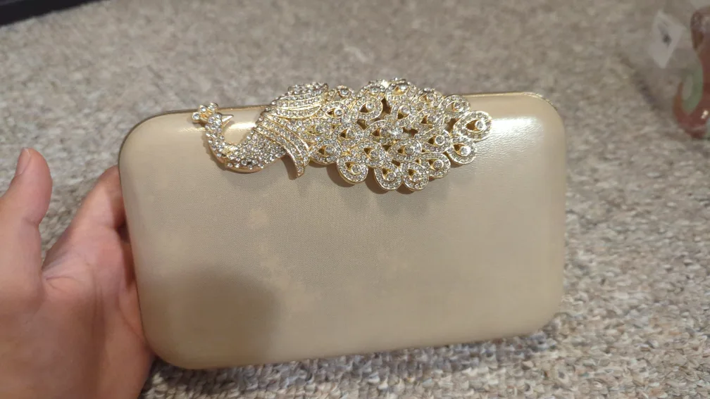 Two Clutches and two Crossbody Bags image indicator(5)