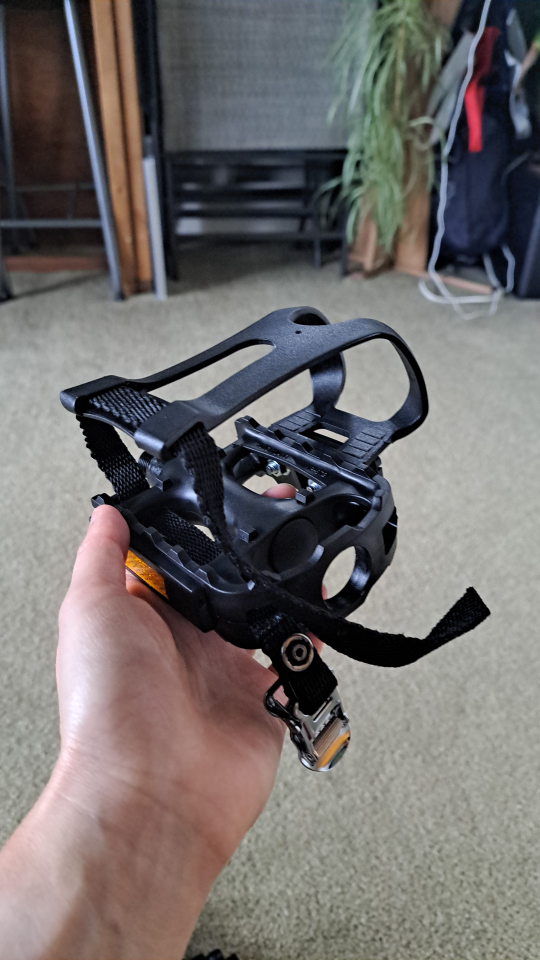 Platform bike pedals with toe cages and straps - photo 2