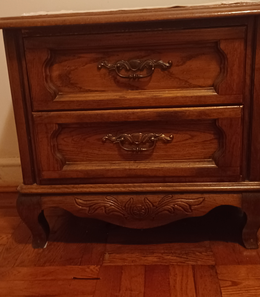 2 wood nightstands