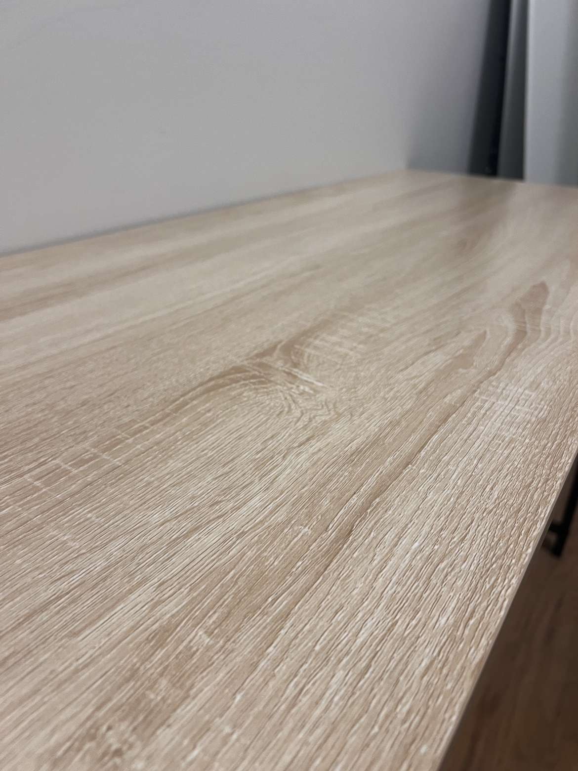 Desk - photo 4