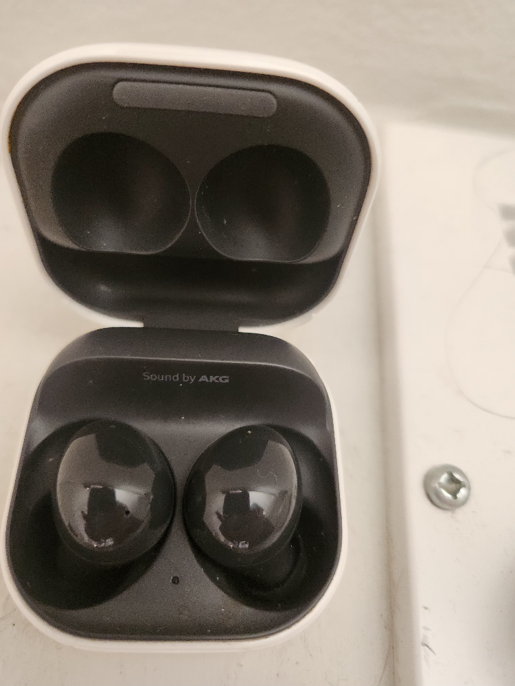 galaxy buds 2 - photo 2