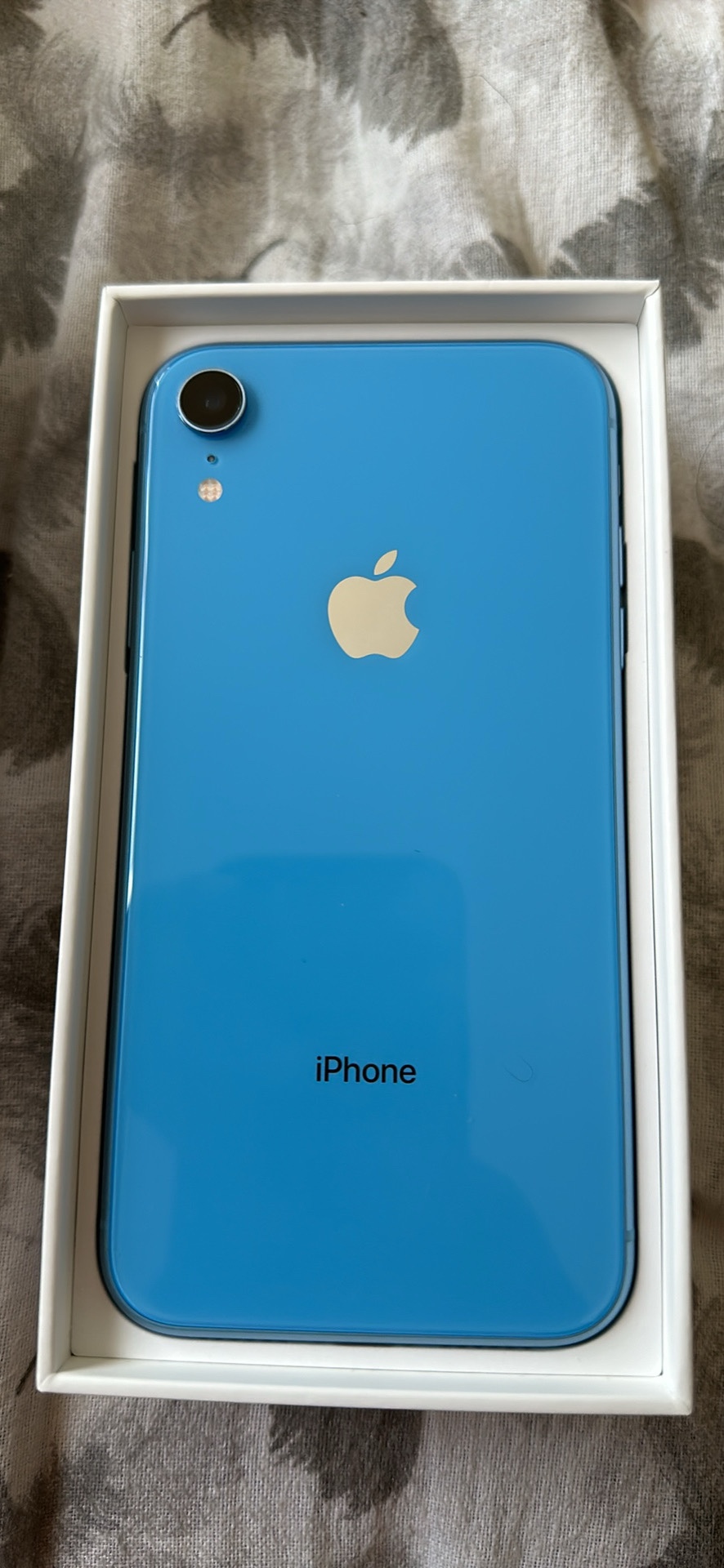 iPhone XR 64GB - photo 3