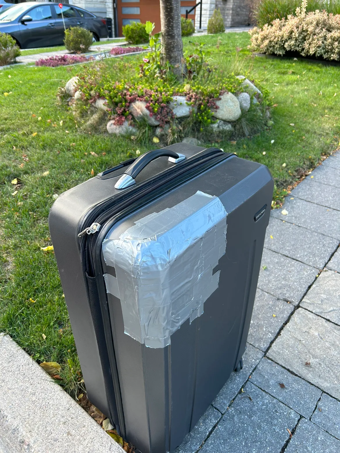 Ricardo Large Hard Shell Suitcase thumbnail