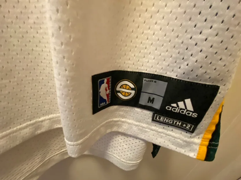 Ray Allen Seattle Sonics Jersey image indicator(3)