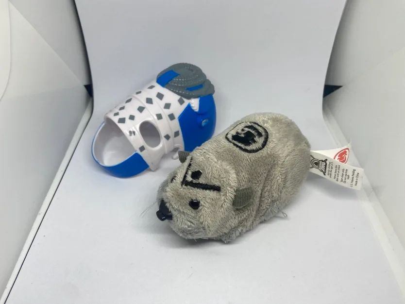 Kung Zhu Battle Hamsters Zhu Zhu Pets Yama + Thorn With Armour image indicator(2)