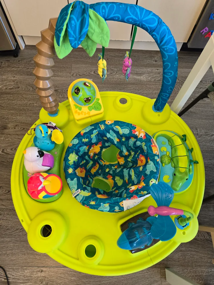 Baby jumper exersaucer thumbnail