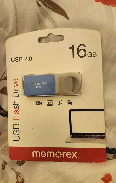 Memorex 16 GB USB Flash Drive thumbnail
