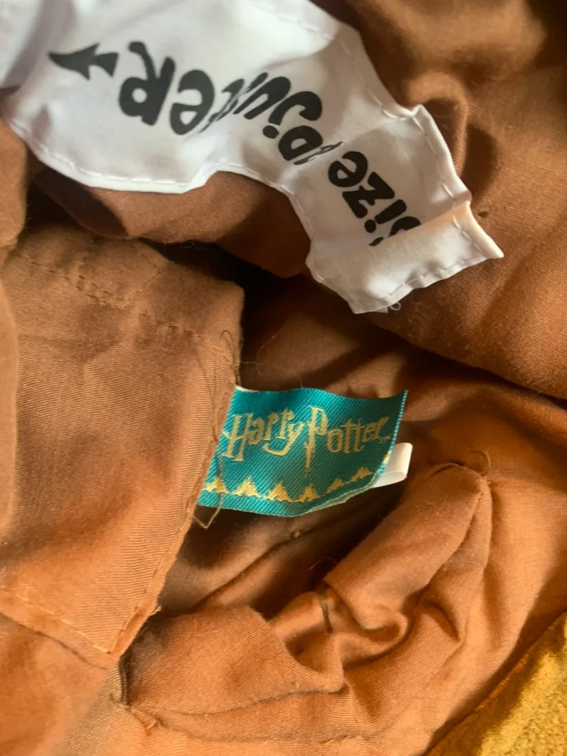 Harry Potter Costume Sorting Hat & Travel Journal image indicator(6)