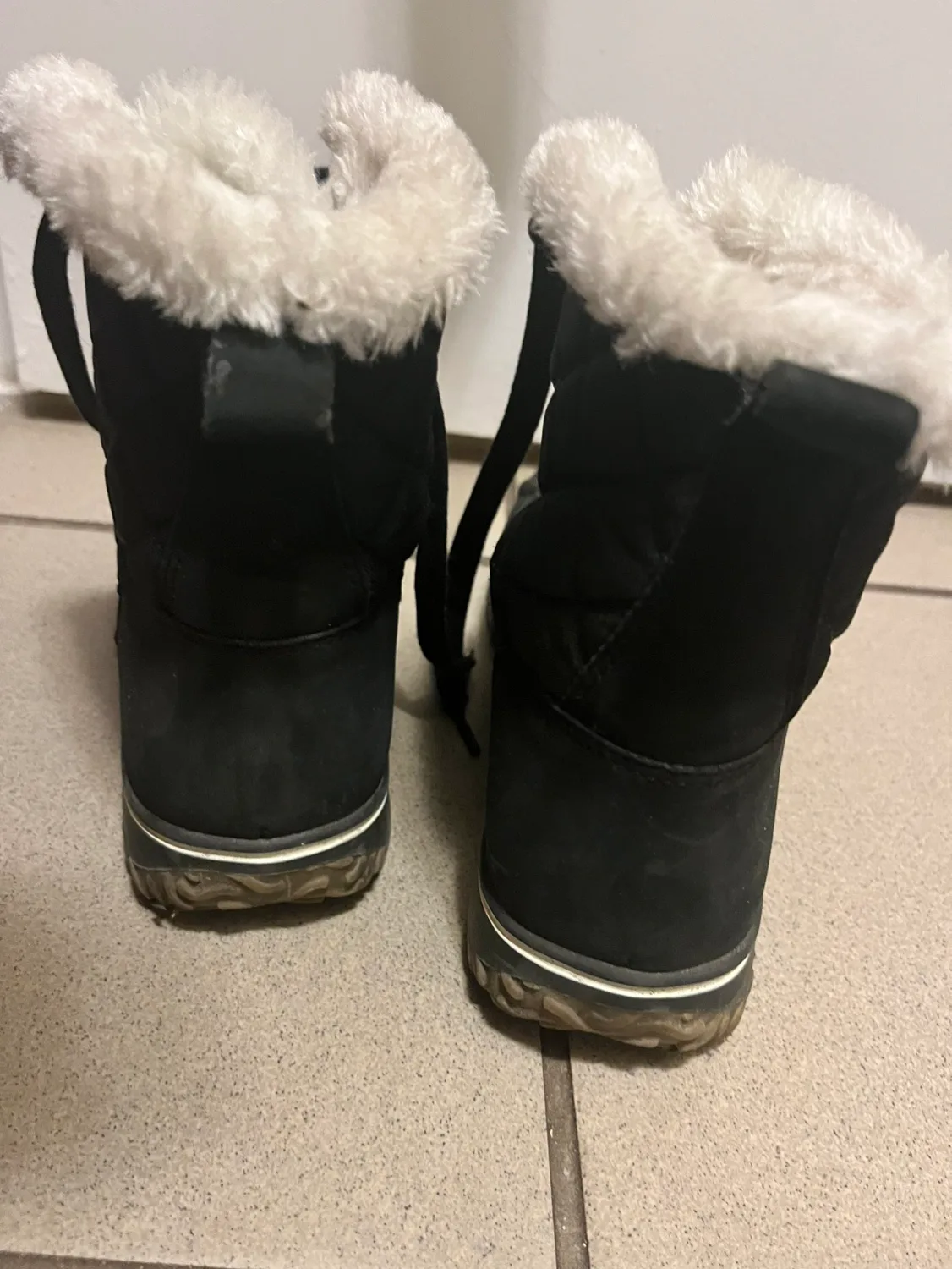 Lands' End Black Boots image indicator(3)