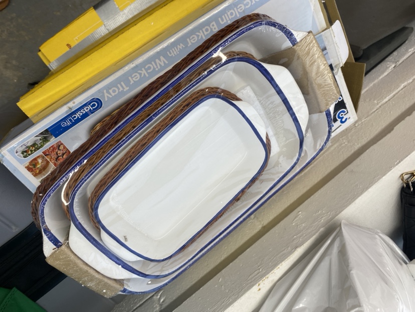 3 Pcs Porcelain Baker with Wicker Tray - photo 2