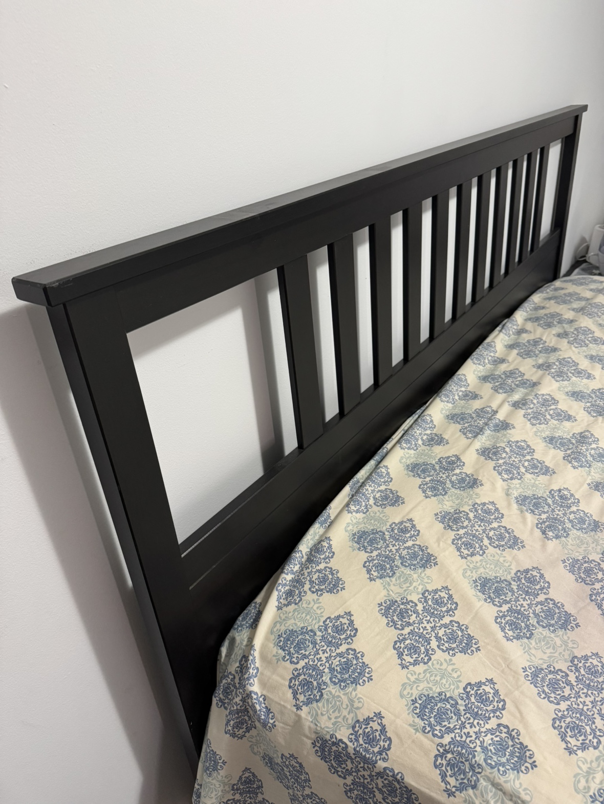 Ikea king bedframe - photo 3