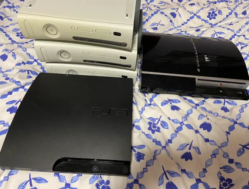 Move out clearance - consoles and accessories image indicator(2)