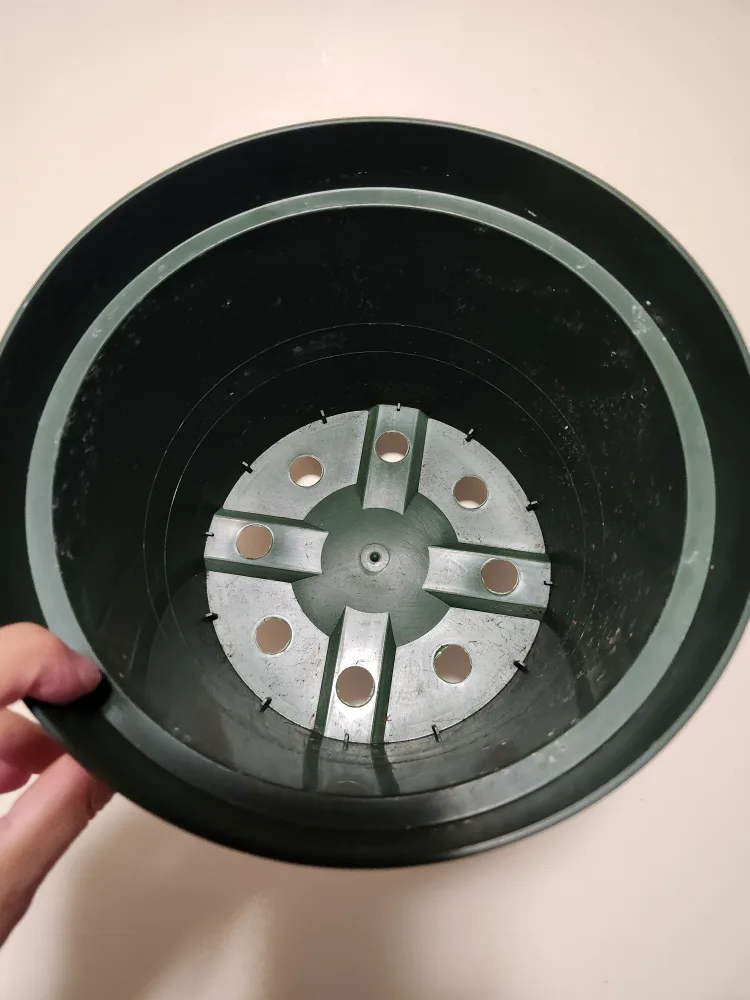 Two Green Plastic Plant Pots #freecycle image indicator(2)