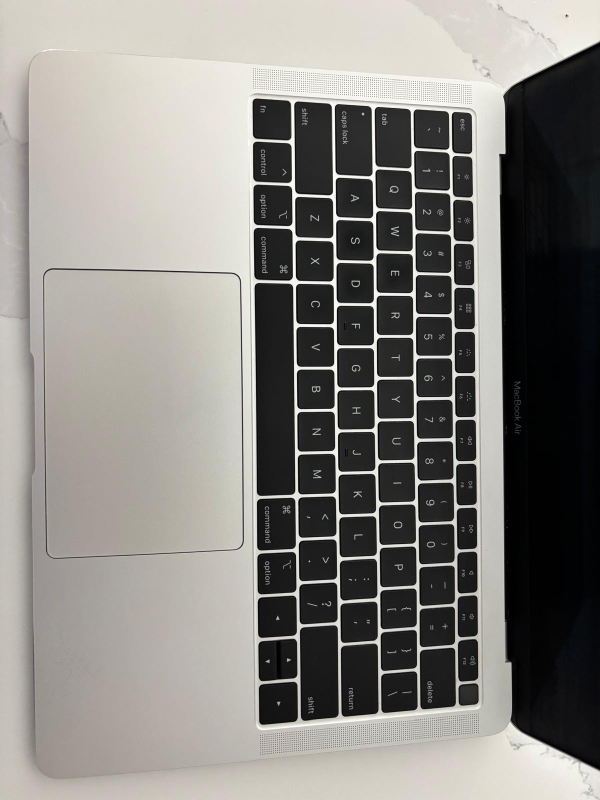 MacBook Air - photo 2
