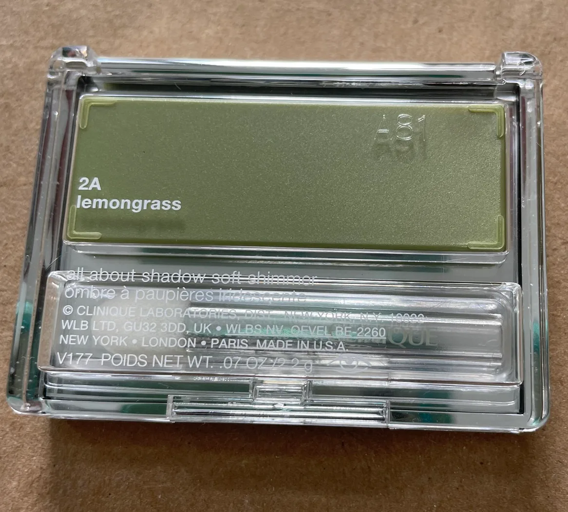 Clinique All About Shadow Soft Shimmer Lemongrass Eyeshadow image indicator(7)