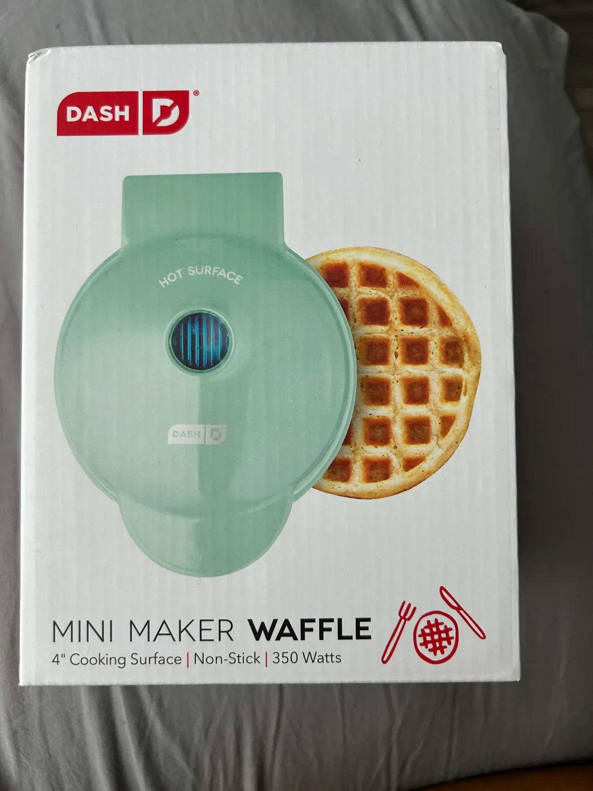 Dash Mini Maker Waffle thumbnail