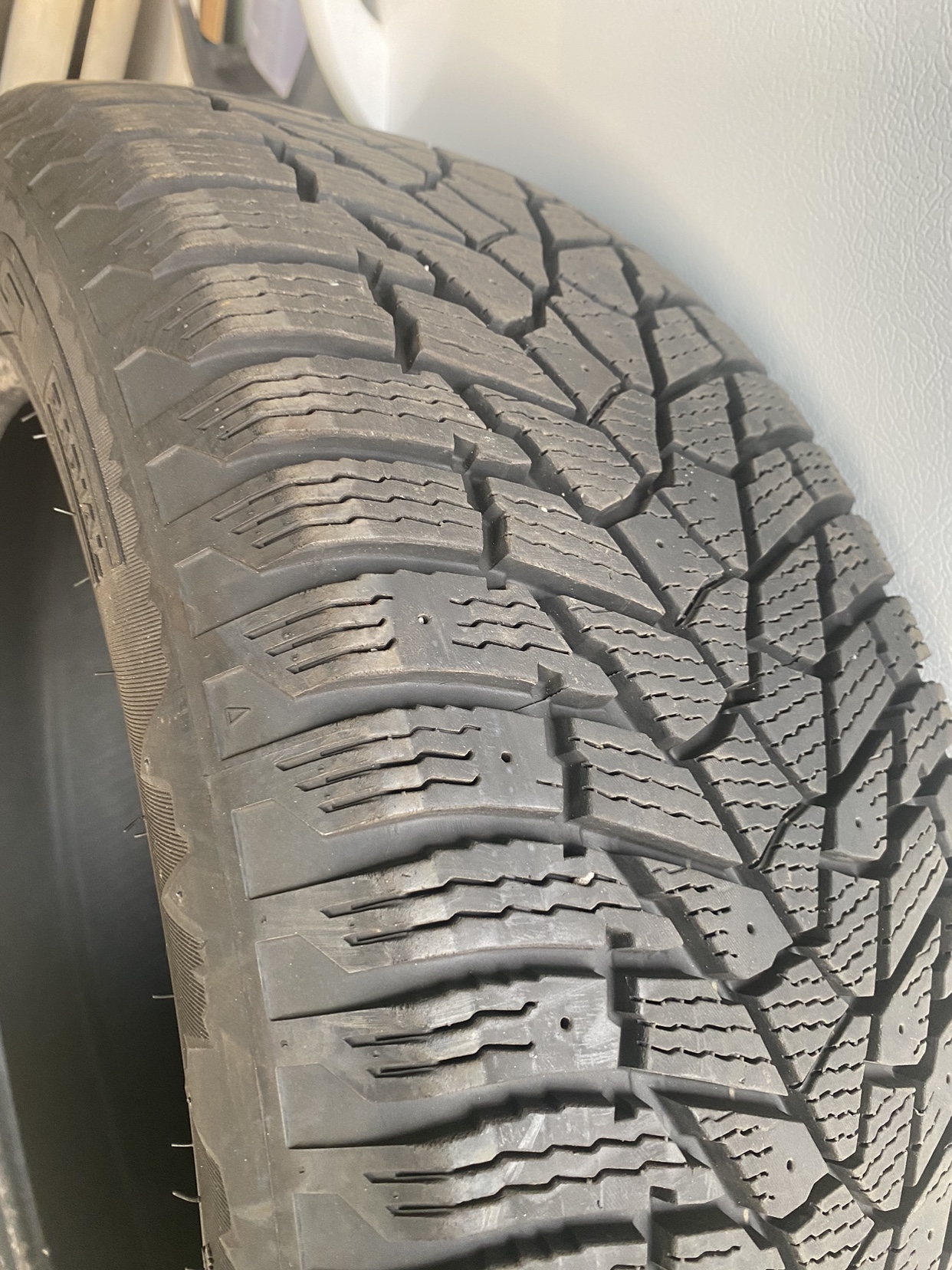 245/50R20 Winter Tire - photo 2