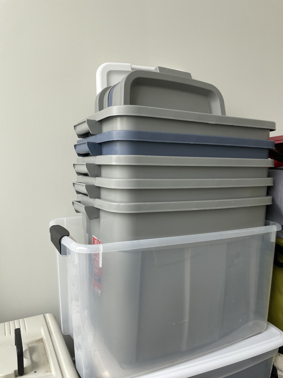 6 stackable storage bins
