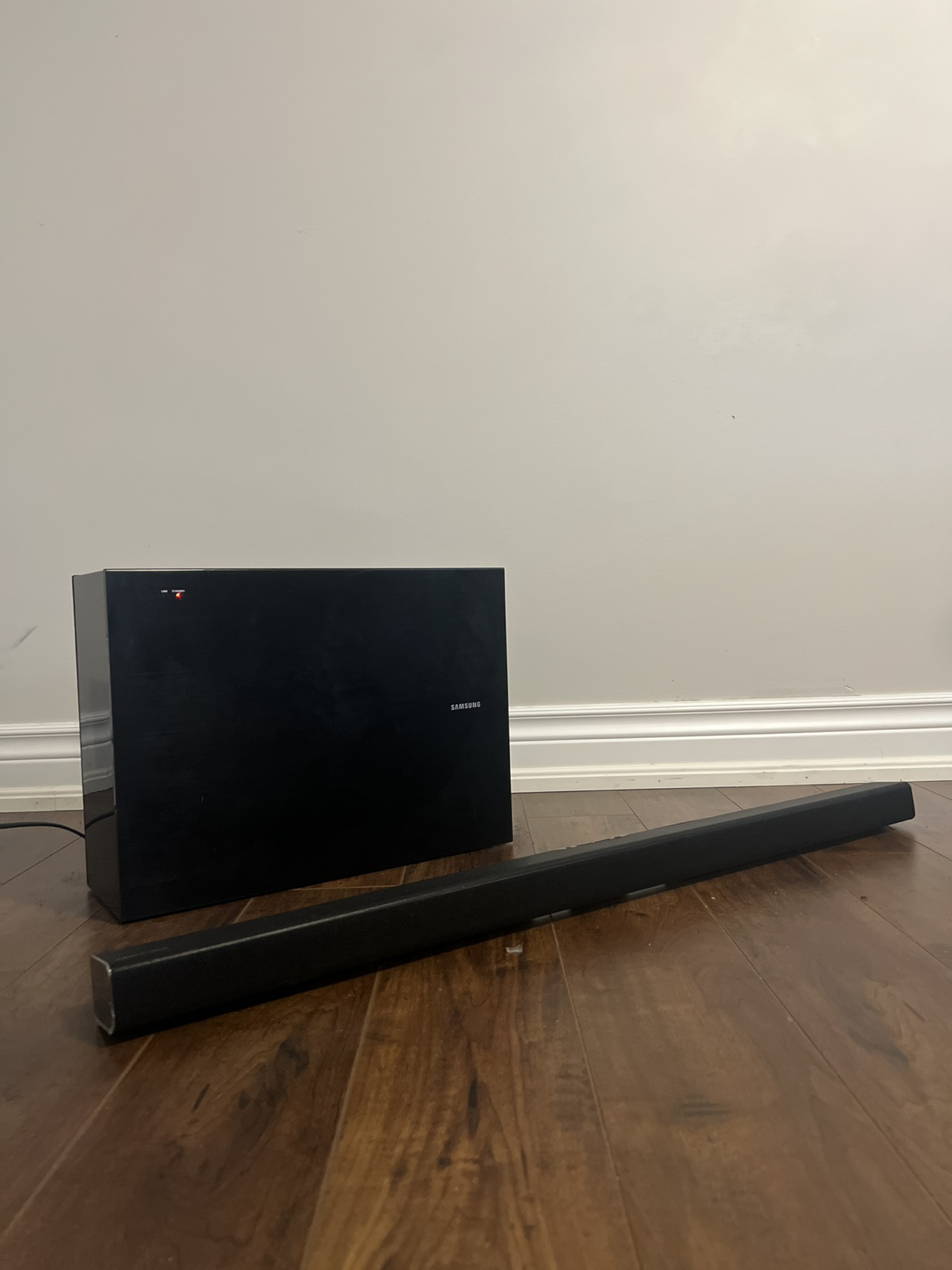 Samsung Soundbar with Wireless Subwoofer