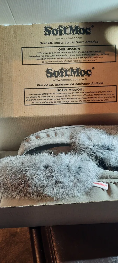 Brand New Women's Size 8 Softmoc Mocasins image indicator(4)