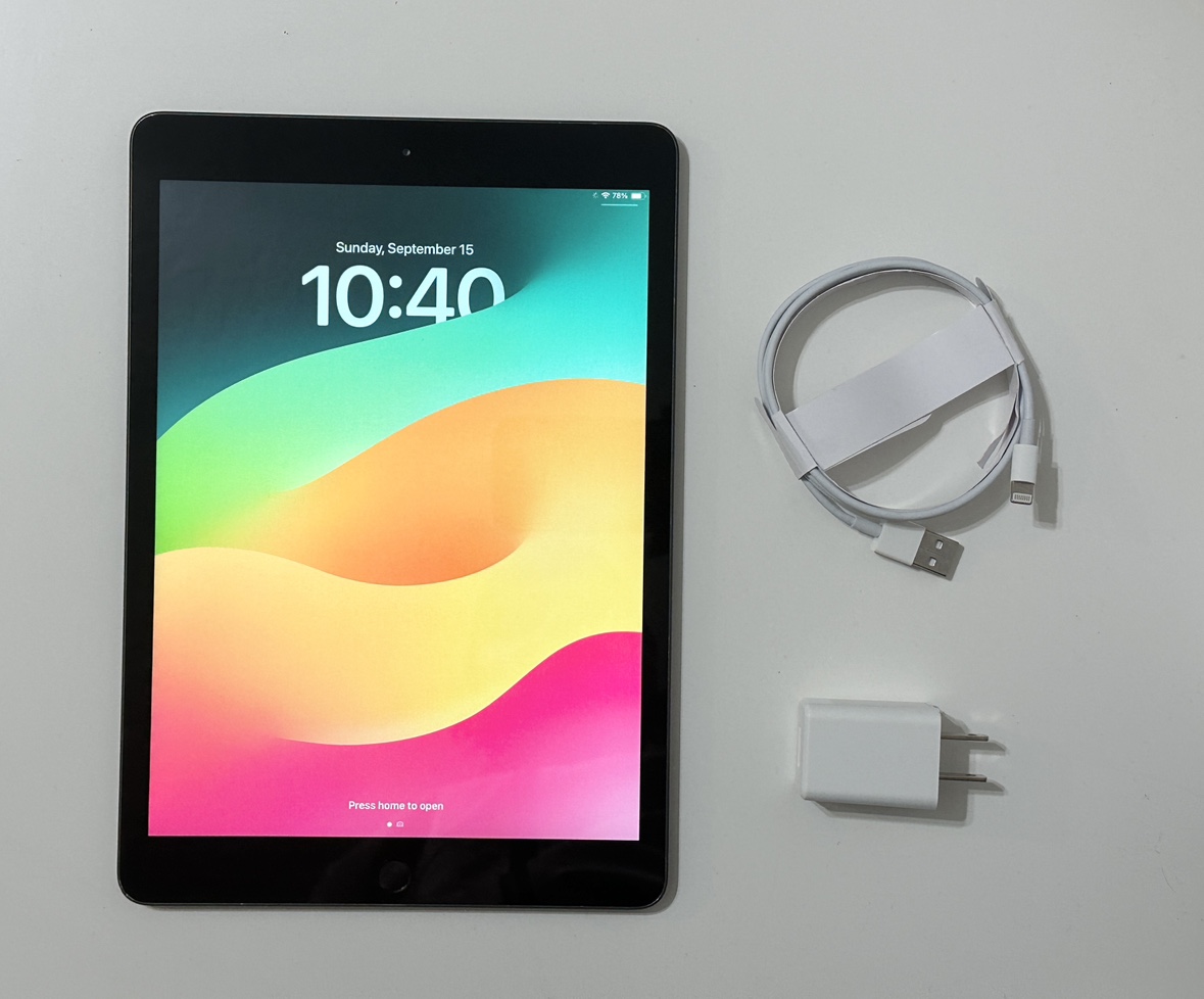 iPad 7th gen unlocked like new - photo 2